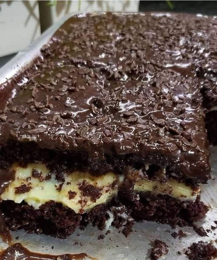 Bolo de Chocolate de Recheio de Ninho