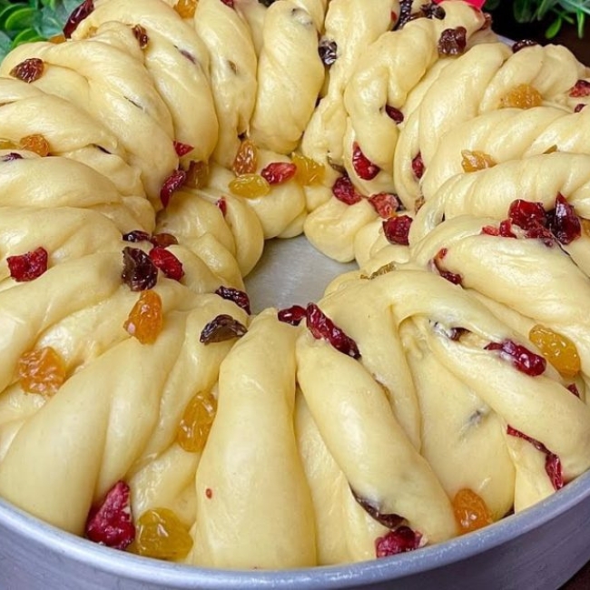 Pão de natal recheado com frutas cristalizadas